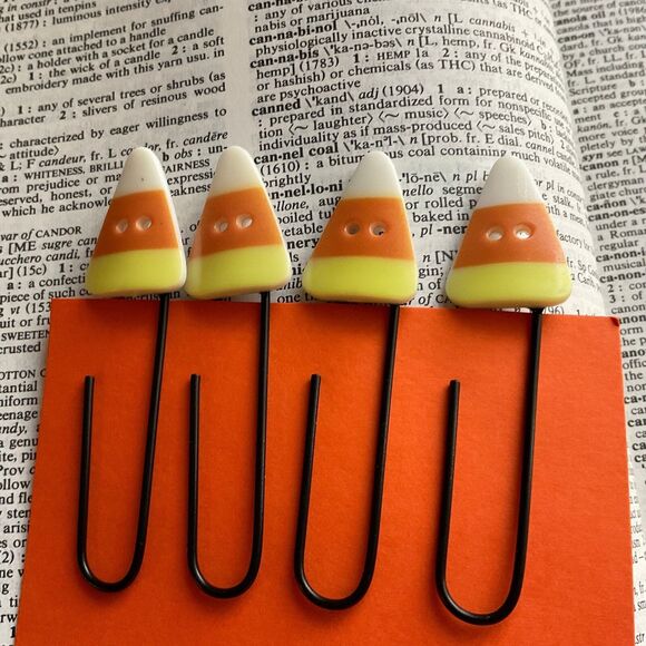 Clip 'N Button Bookmarks (4pcs) plus "Write in Style" Pens (2) ~ Halloween - Picture 2 of 2